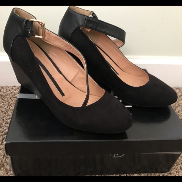 new directions Shoes - New directions wedge black heels size 8.5